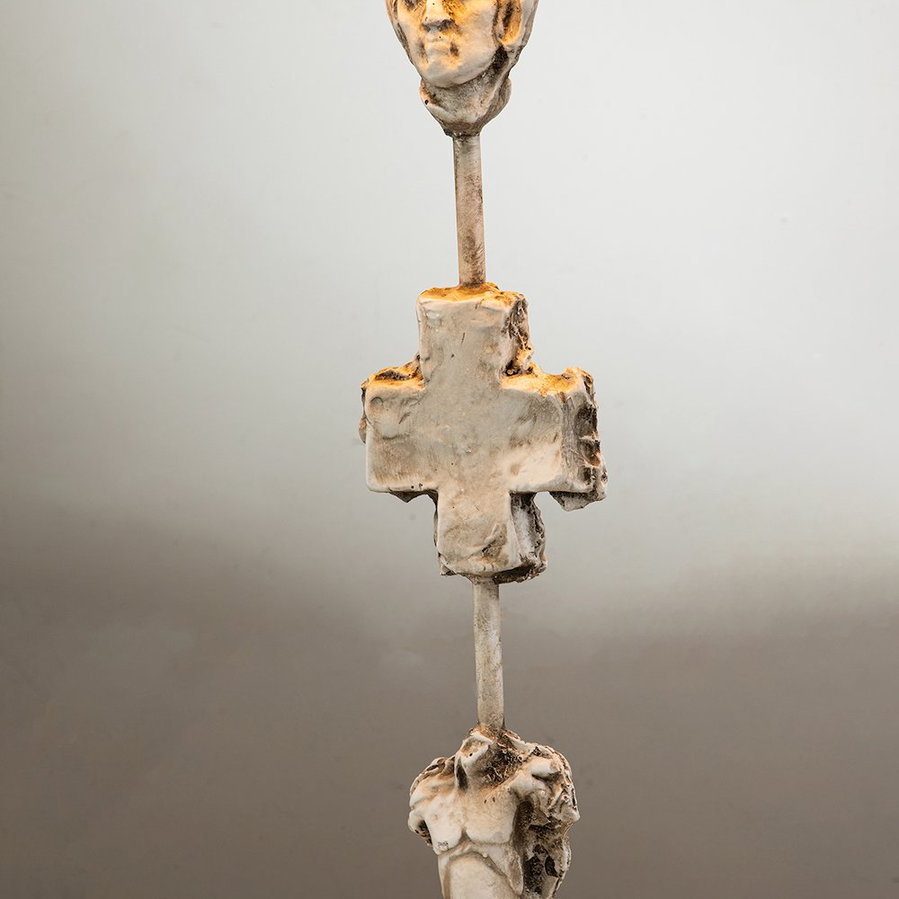 Fragment Table Lamp in Bone Finish. Picture 2