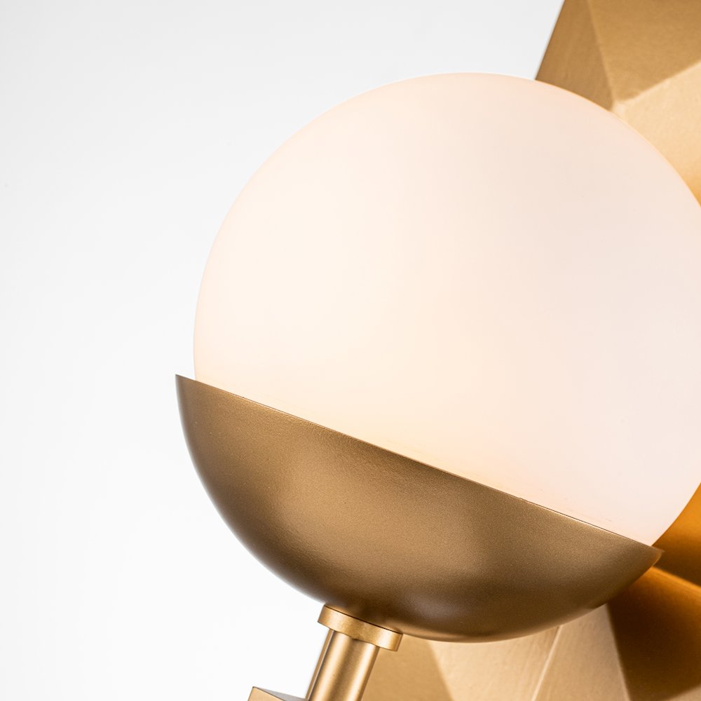 Deco 1 Light Bath Bar in Lacquered Gold. Picture 3