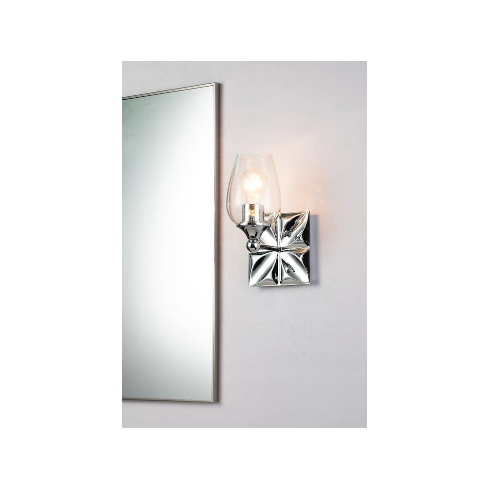Epsilon Modern 1 Light Wall Sconce in Polished Chrome. Picture 2
