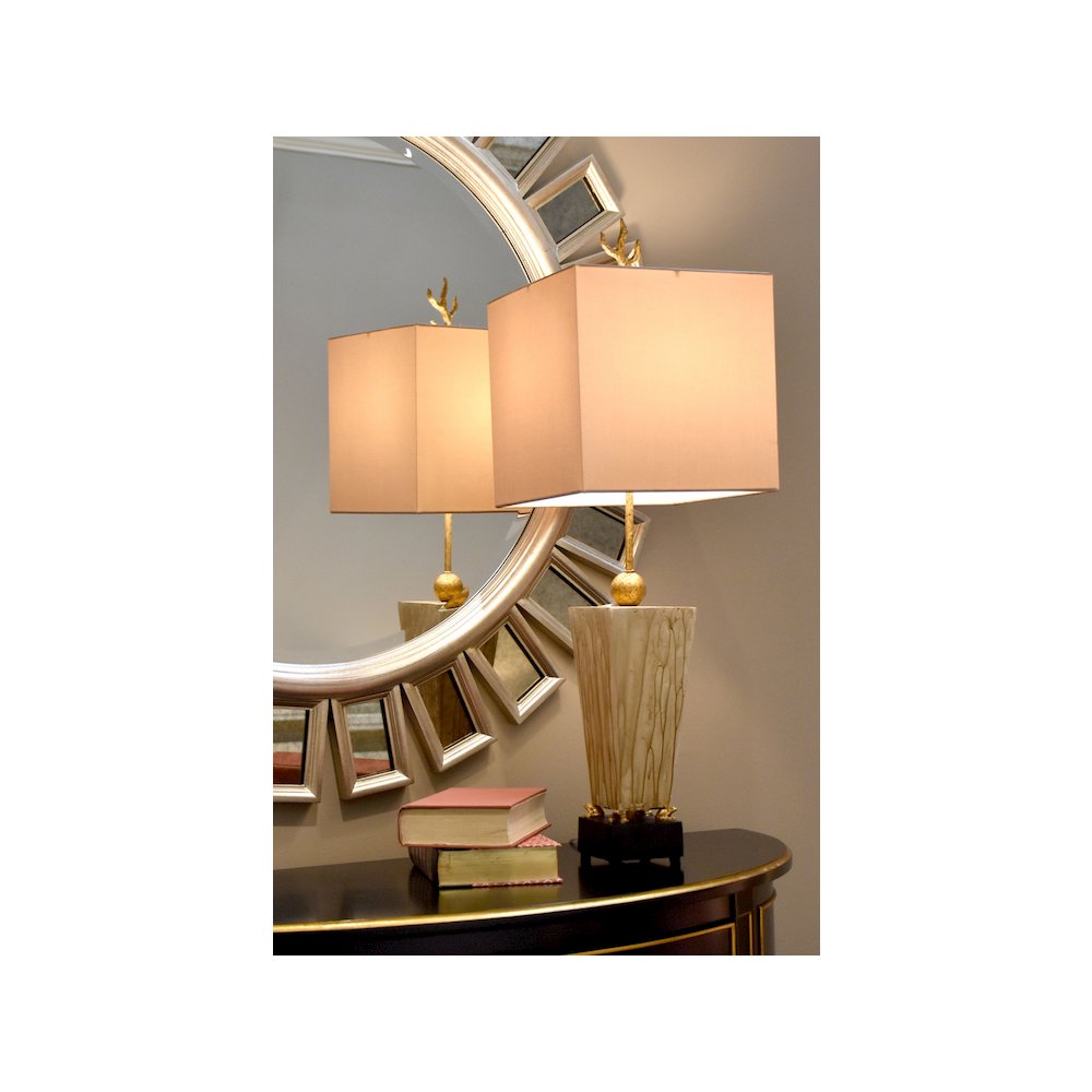 Table Lamp Classically finished and accent with Cast Frogs. Picture 2