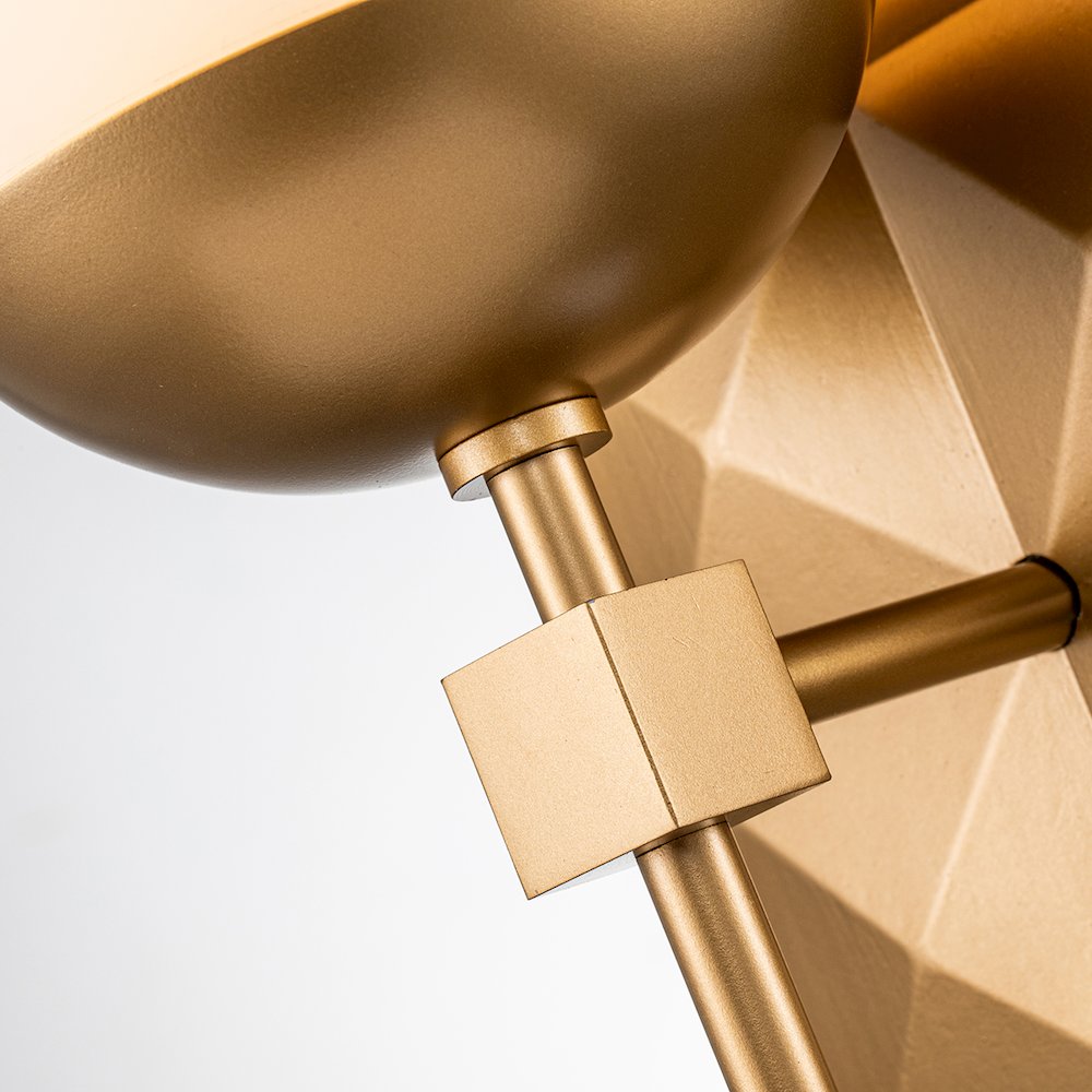 Deco 1 Light Bath Bar in Lacquered Gold. Picture 2