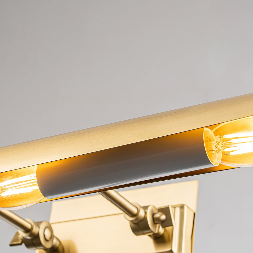 Winchfield Large Picture Light in Aged Brass. Picture 4