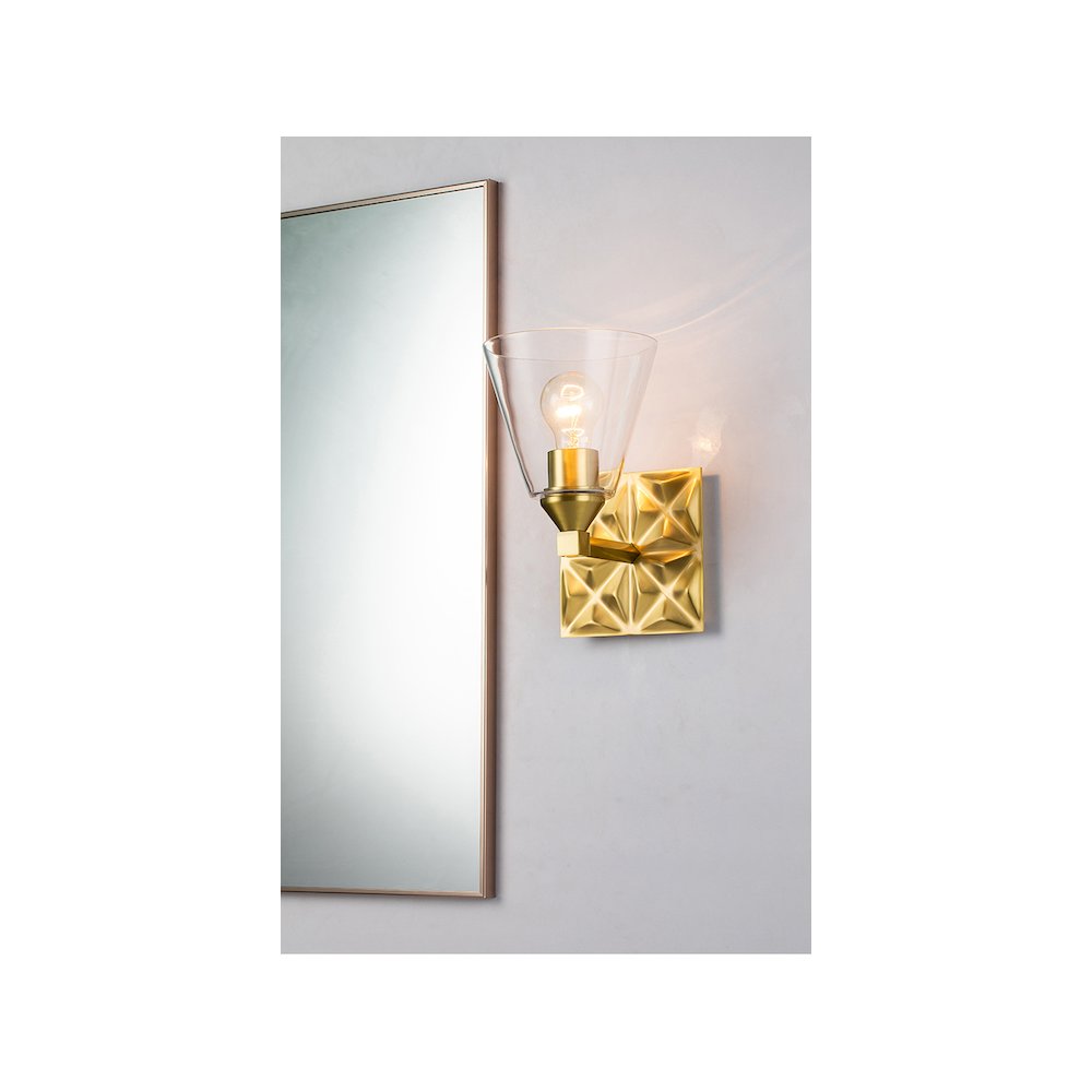 Alpha 1 Light Wall Sconce With Glass in Aged Gold Brass. Picture 2