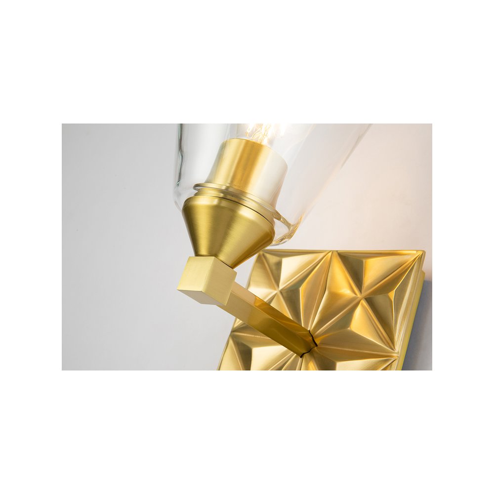 Alpha 1 Light Wall Sconce With Glass in Aged Gold Brass. Picture 3