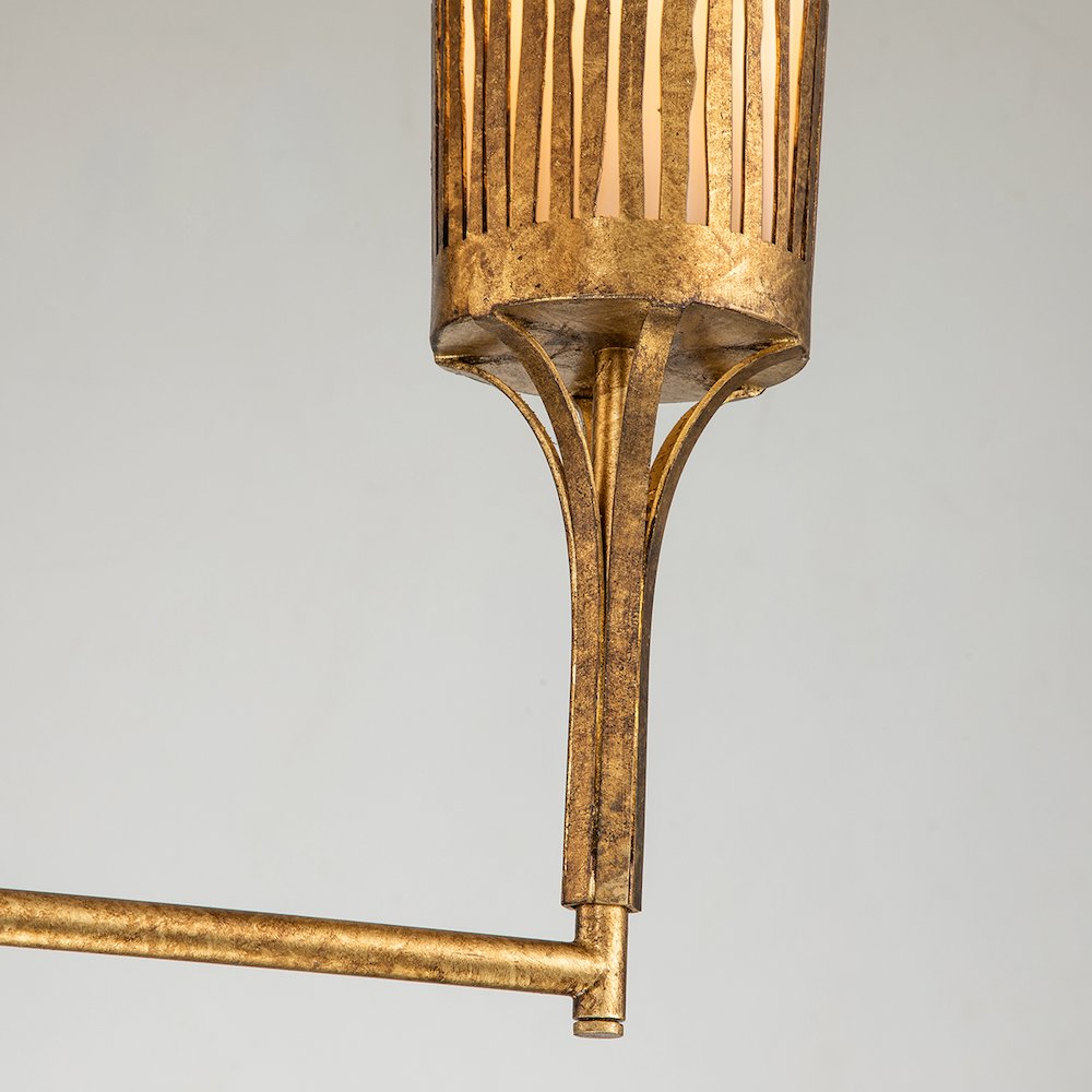Sawgrass 3 Lt Chandelier in Gold. Picture 3