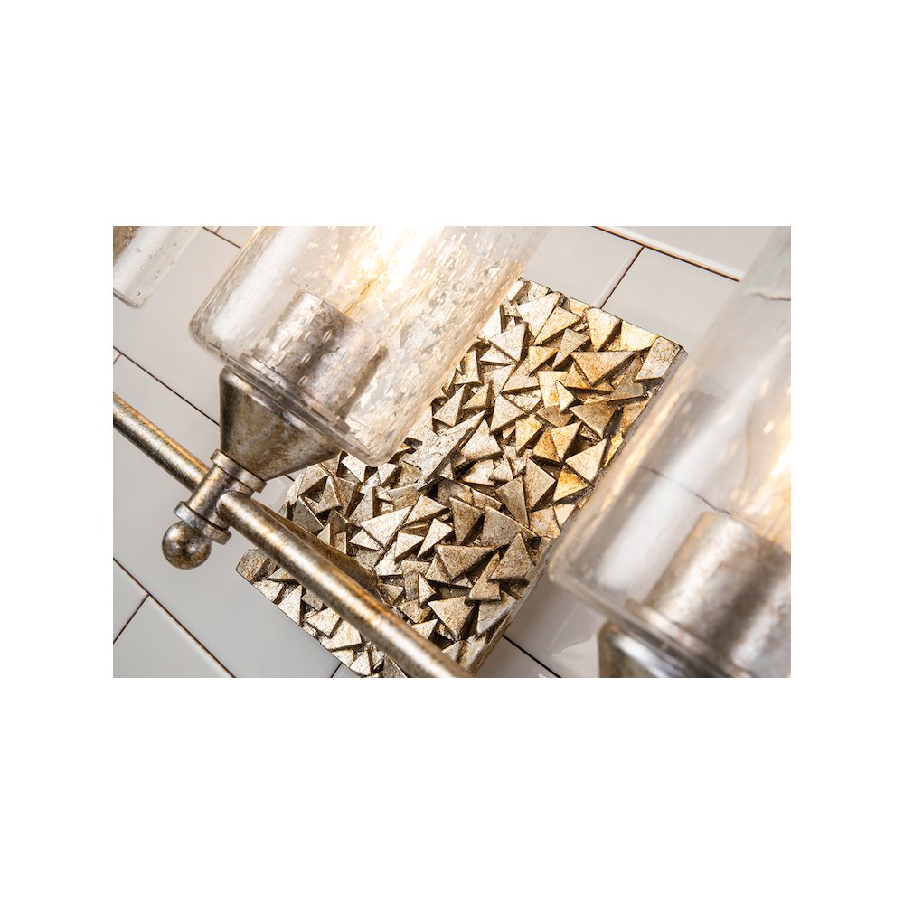 Mosaic 3-Light flush Mount in Gold. Picture 1
