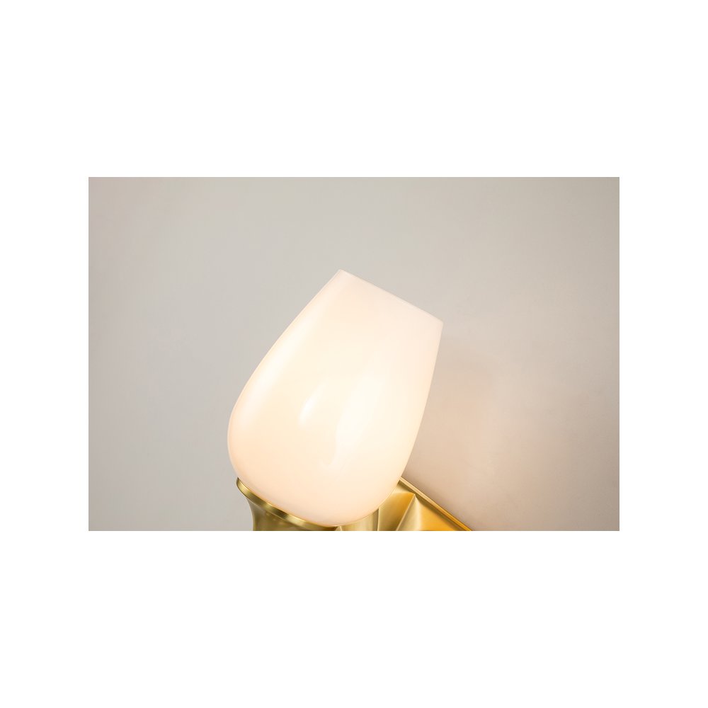 Epsilon Modern 1 Light Wall Sconce in Aged Gold Brass. Picture 4