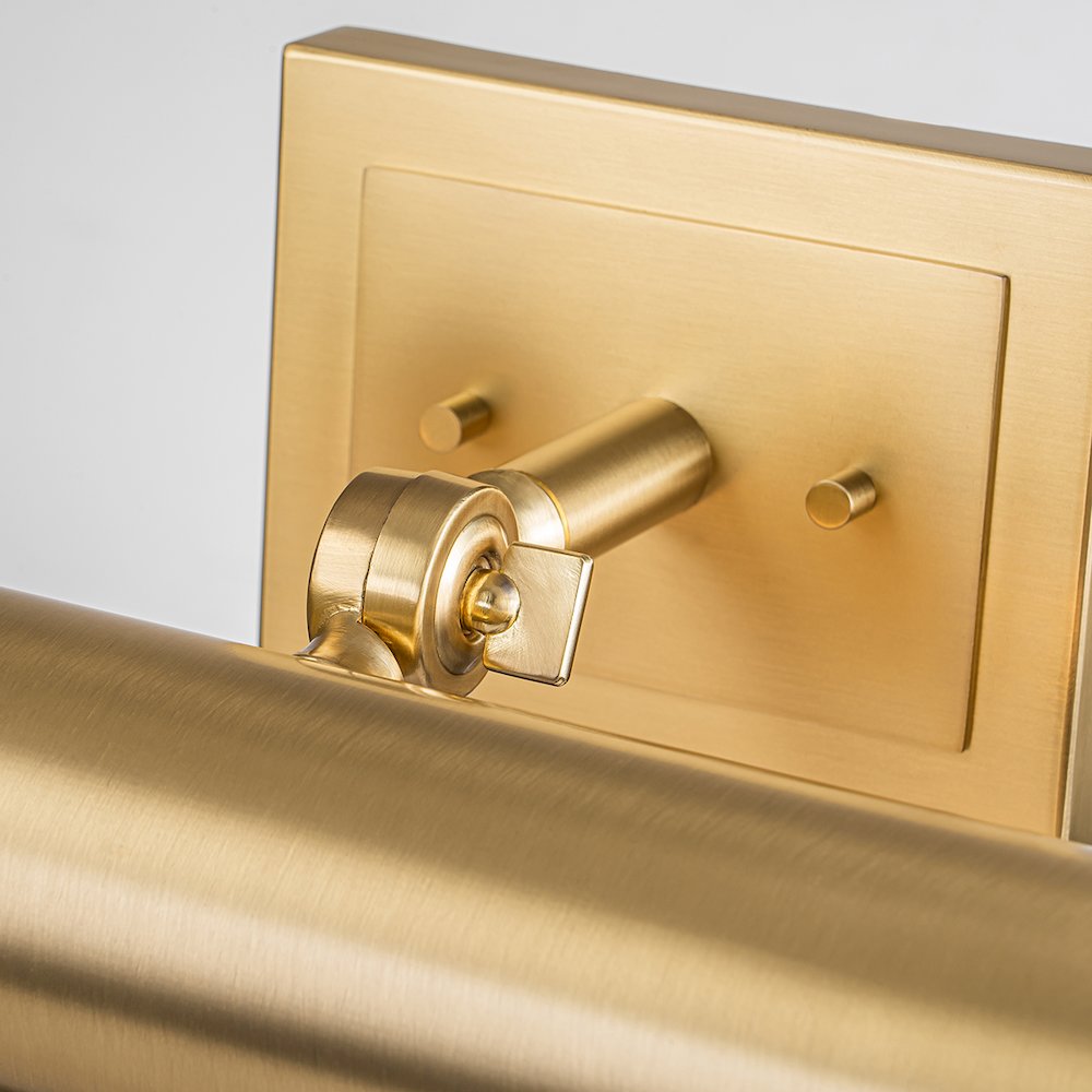 Cade Medium Picture Light in Brushed Bronze. Picture 3
