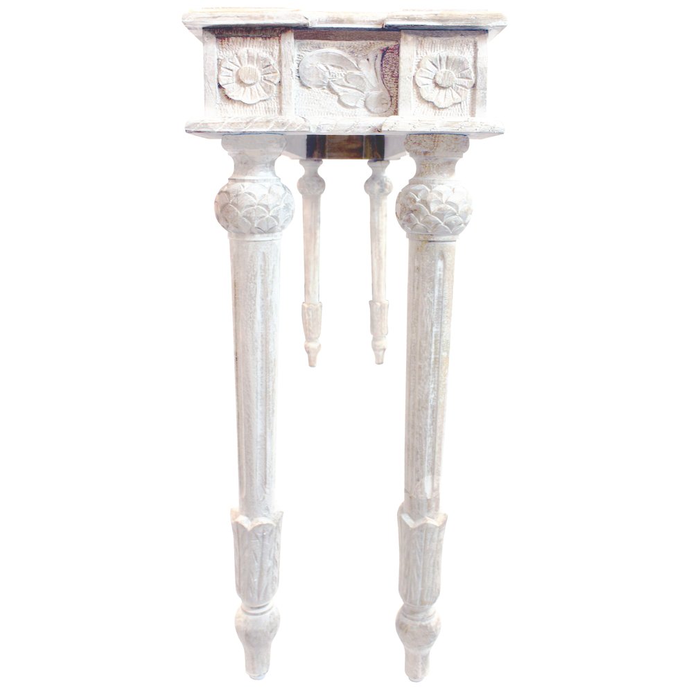 Tigard Console in Antique White with Handcarved Detailing. Picture 3