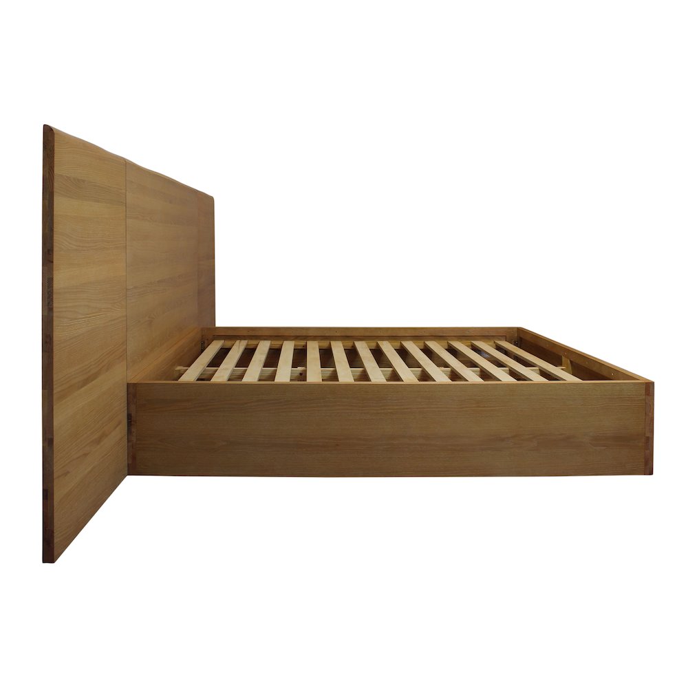 Sarasota California King Bed with Wings in Natural Oak. Picture 4