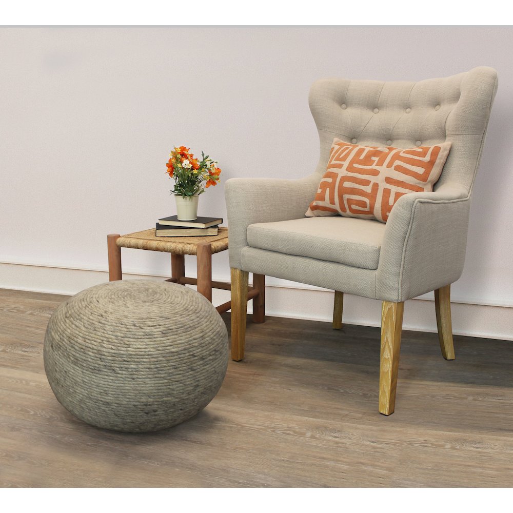 Modern Ellis Pouf in Silver Wool. Picture 2