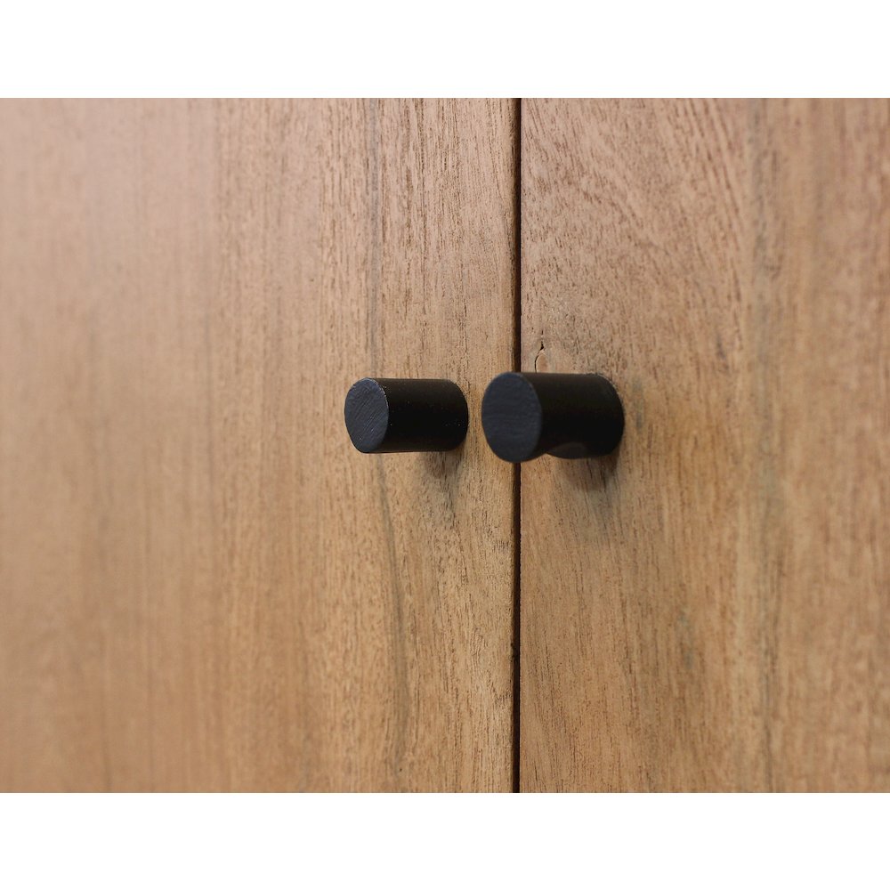Sycamore Live Edge Credanza in Acacia Wood. Picture 7