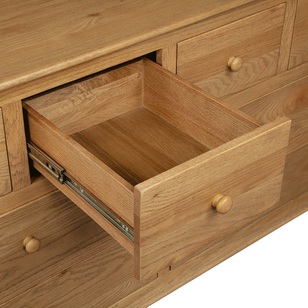 Astrid 8 - Drawer Dresser In Solid Oak Wood. Picture 12