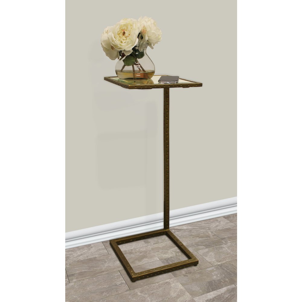 Spencer Occasional Table. Picture 2