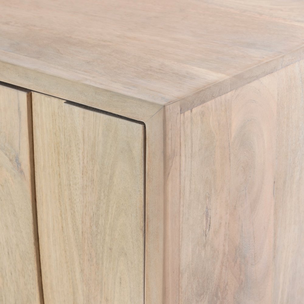 Donatalla 4-Door Sideboard. Picture 5