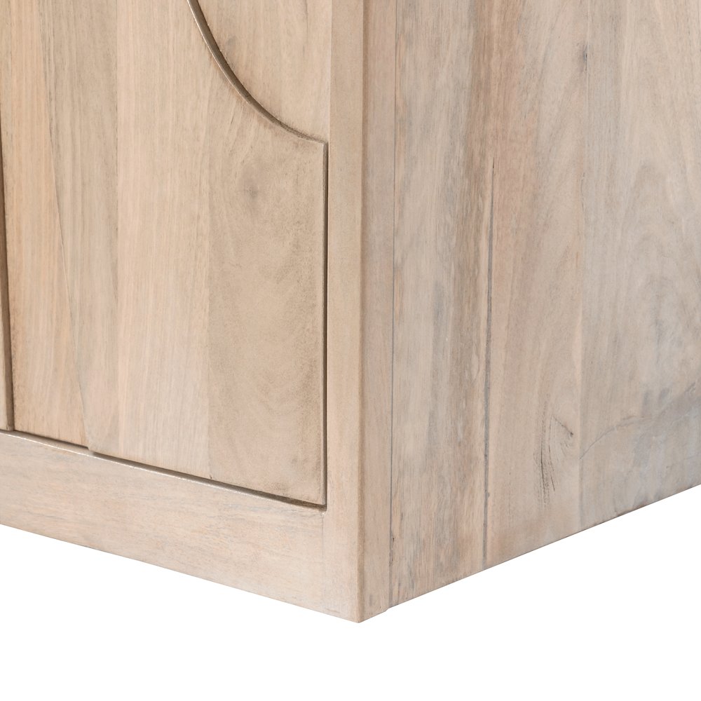 Donatalla 4-Door Sideboard. Picture 7