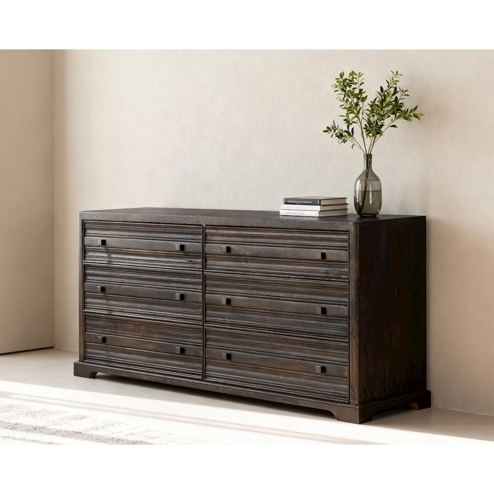 Carmenita 6-Drawer Dresser in Rich Umber. Picture 2