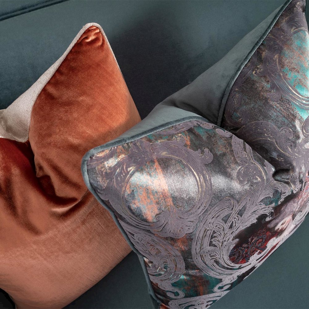 La Francaise Mansion Sofa - Azure/Black. Picture 13