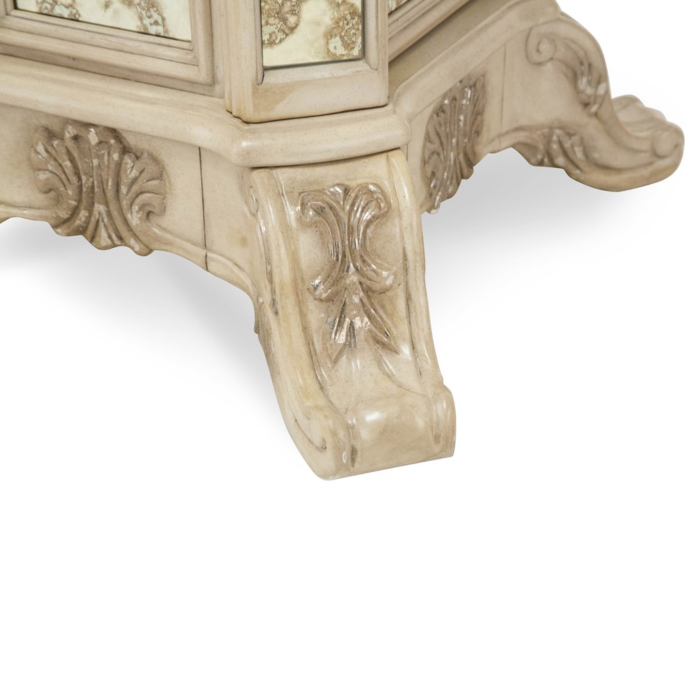Platine de Royale Round Dining Table - Champagne. Picture 3