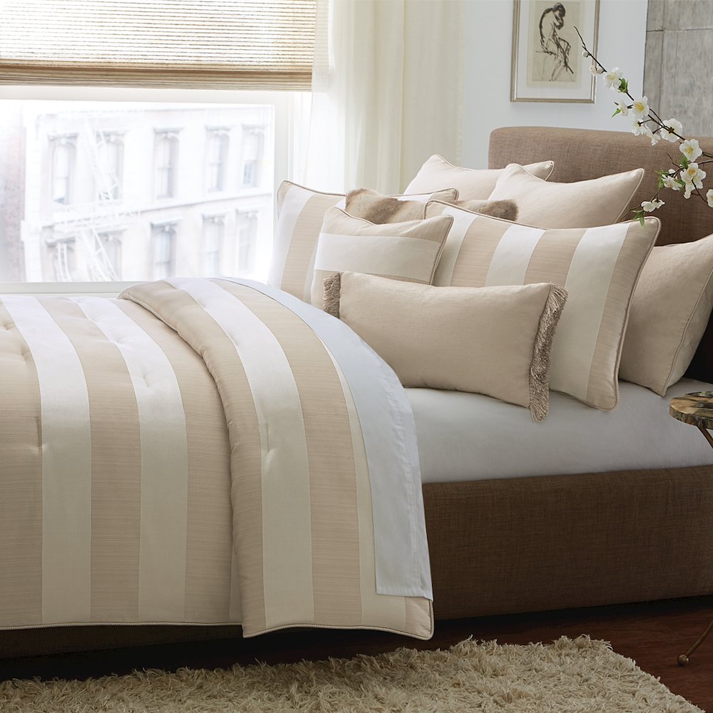 Amalfi 10-Piece King Comforter Set - Sand. Picture 5