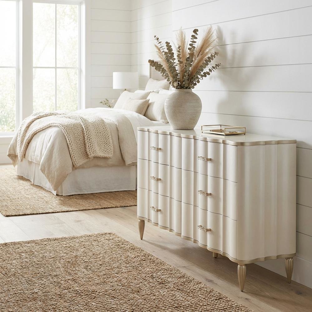 London Place Dresser - Creamy Pearl. Picture 7
