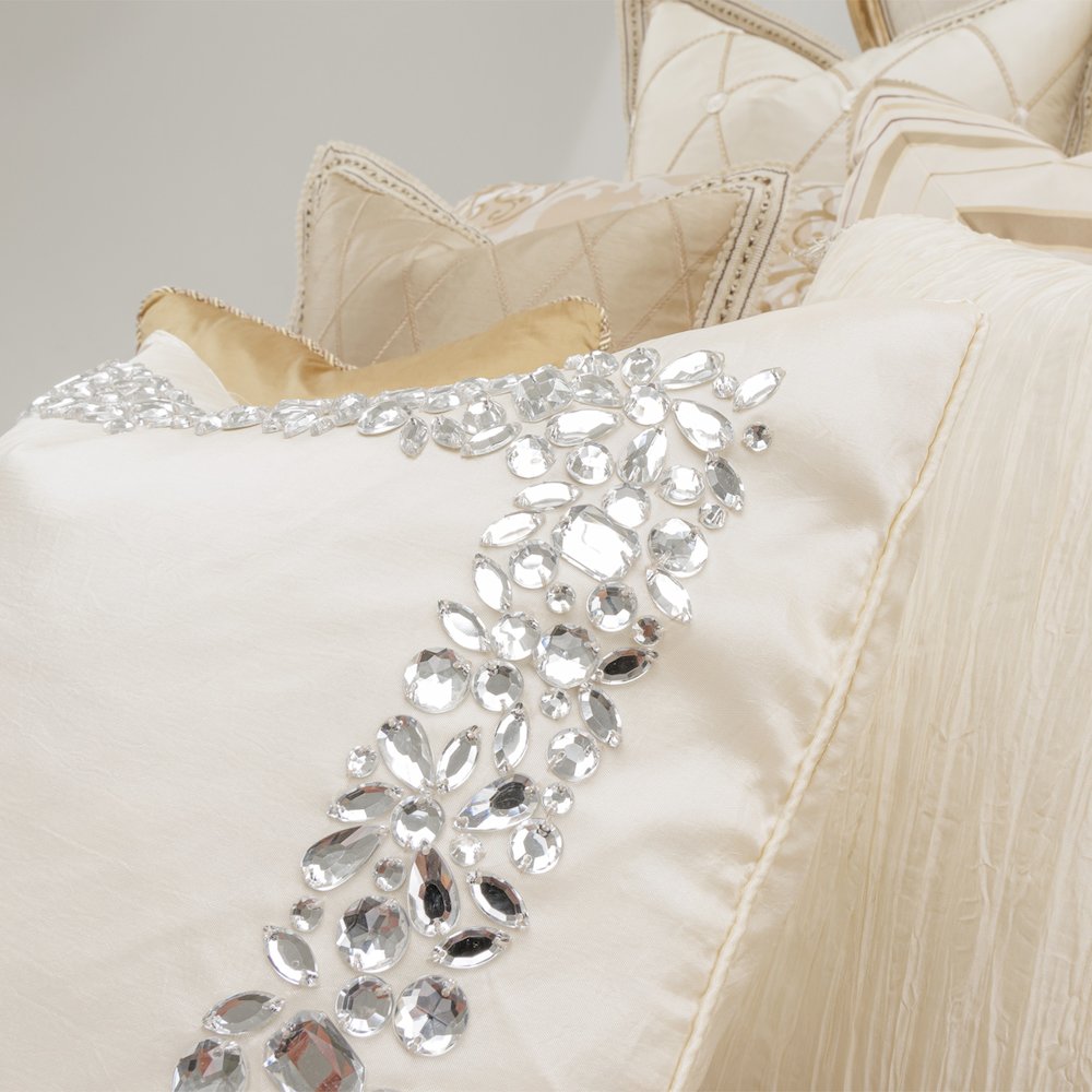 Luxembourg 13-Piece King Comforter Set - Crème. Picture 24