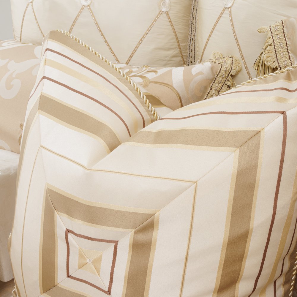 Luxembourg 13-Piece King Comforter Set - Crème. Picture 25