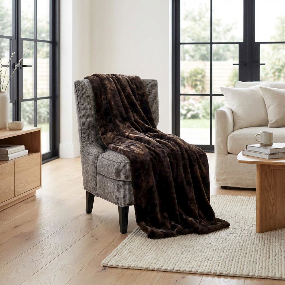 Bailey 56"x72" Faux-Fur Throw - Dark Brown. Picture 3