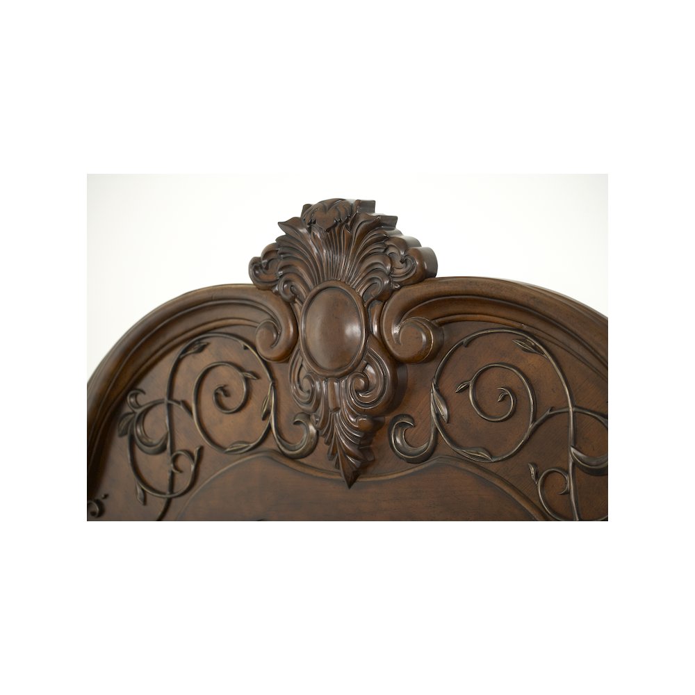 Windsor Court Queen Mansion Bed - Vintage Fruitwood. Picture 3