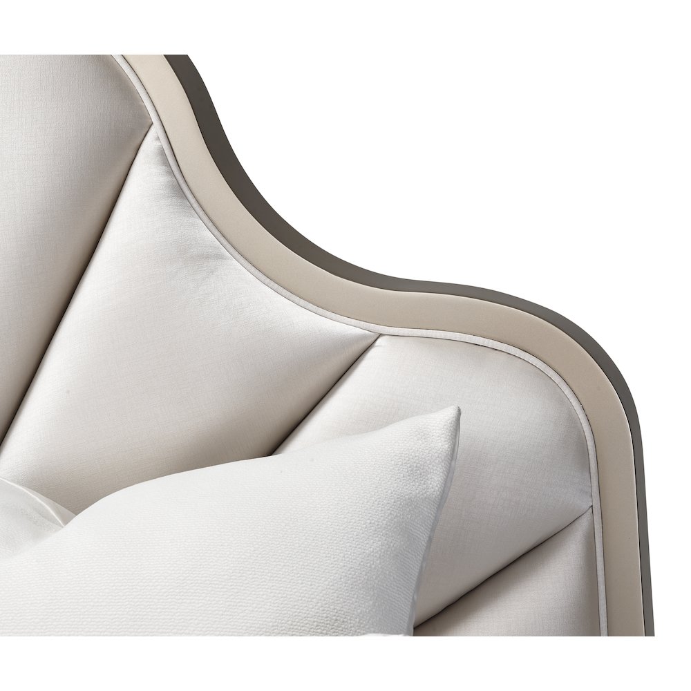 Malibu Crest Queen Scalloped Panel Bed - Chardonnay. Picture 2
