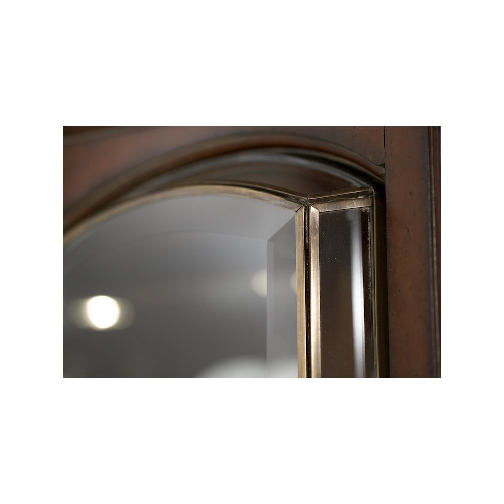 Villa Valencia China Cabinet - Classic Chestnut. Picture 9