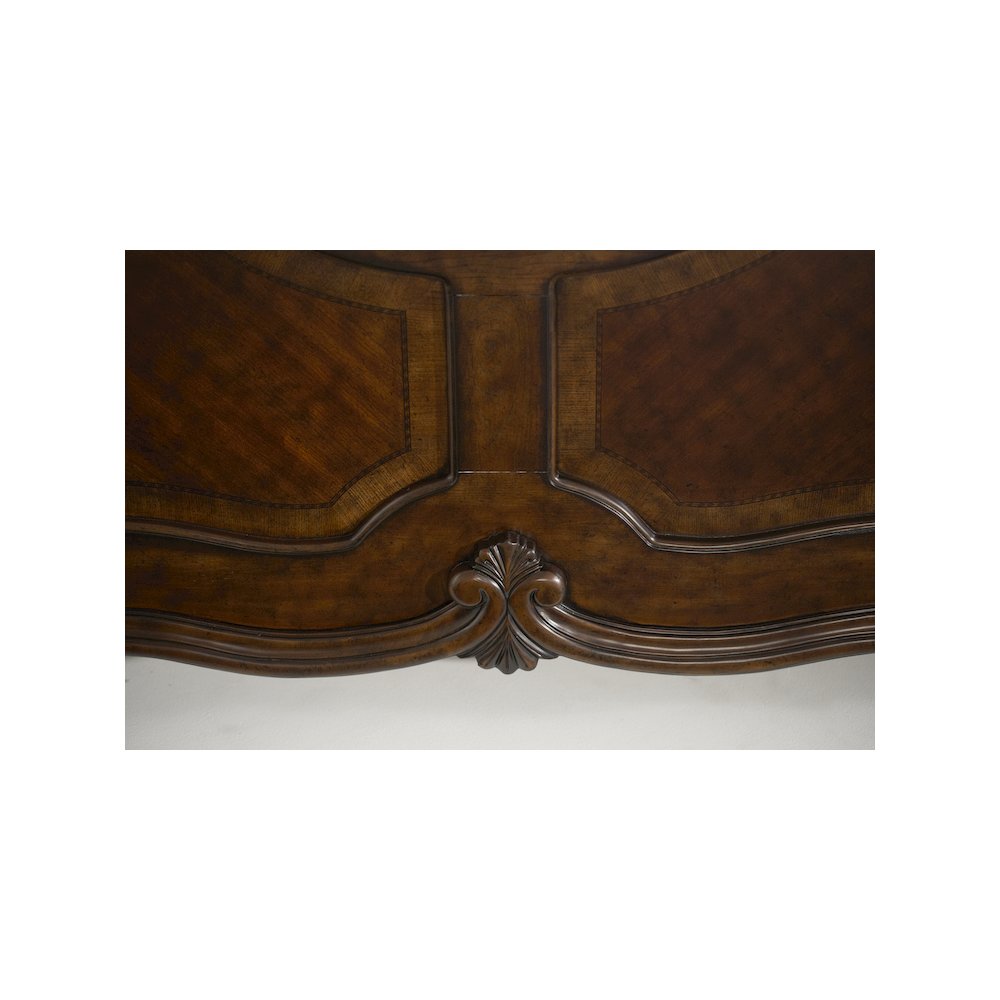 Windsor Court Queen Mansion Bed - Vintage Fruitwood. Picture 8