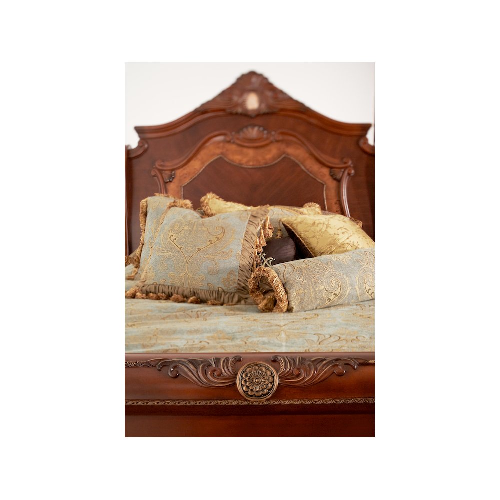 Cortina Queen Sleigh Bed - Honey Walnut. Picture 3