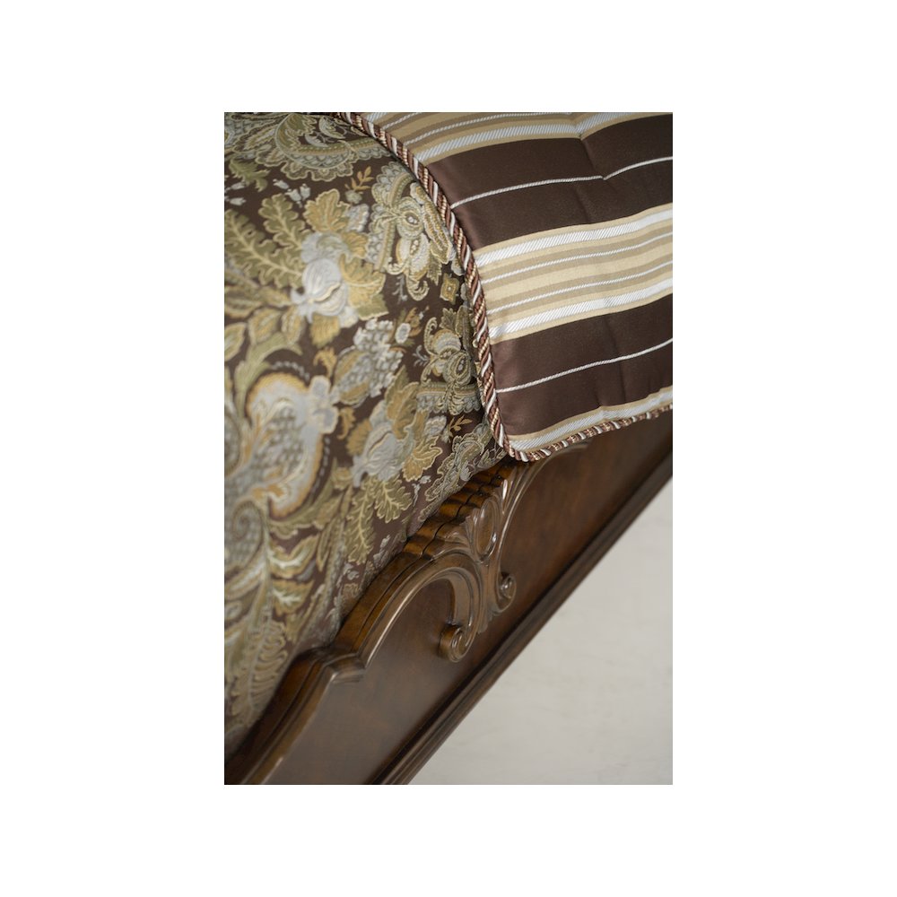 Windsor Court Queen Mansion Bed - Vintage Fruitwood. Picture 9