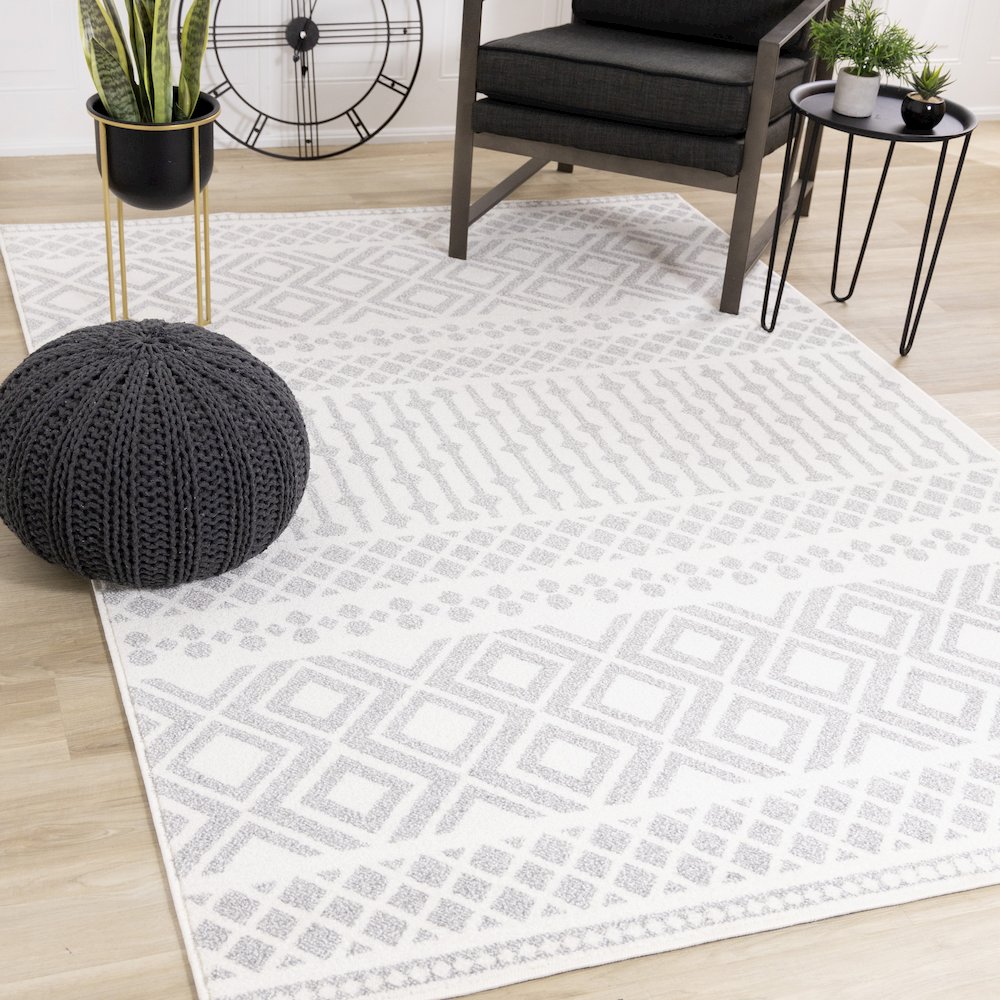 Claremont Grey White Southwest Area Rug, 7'10" x 10'6". Picture 2