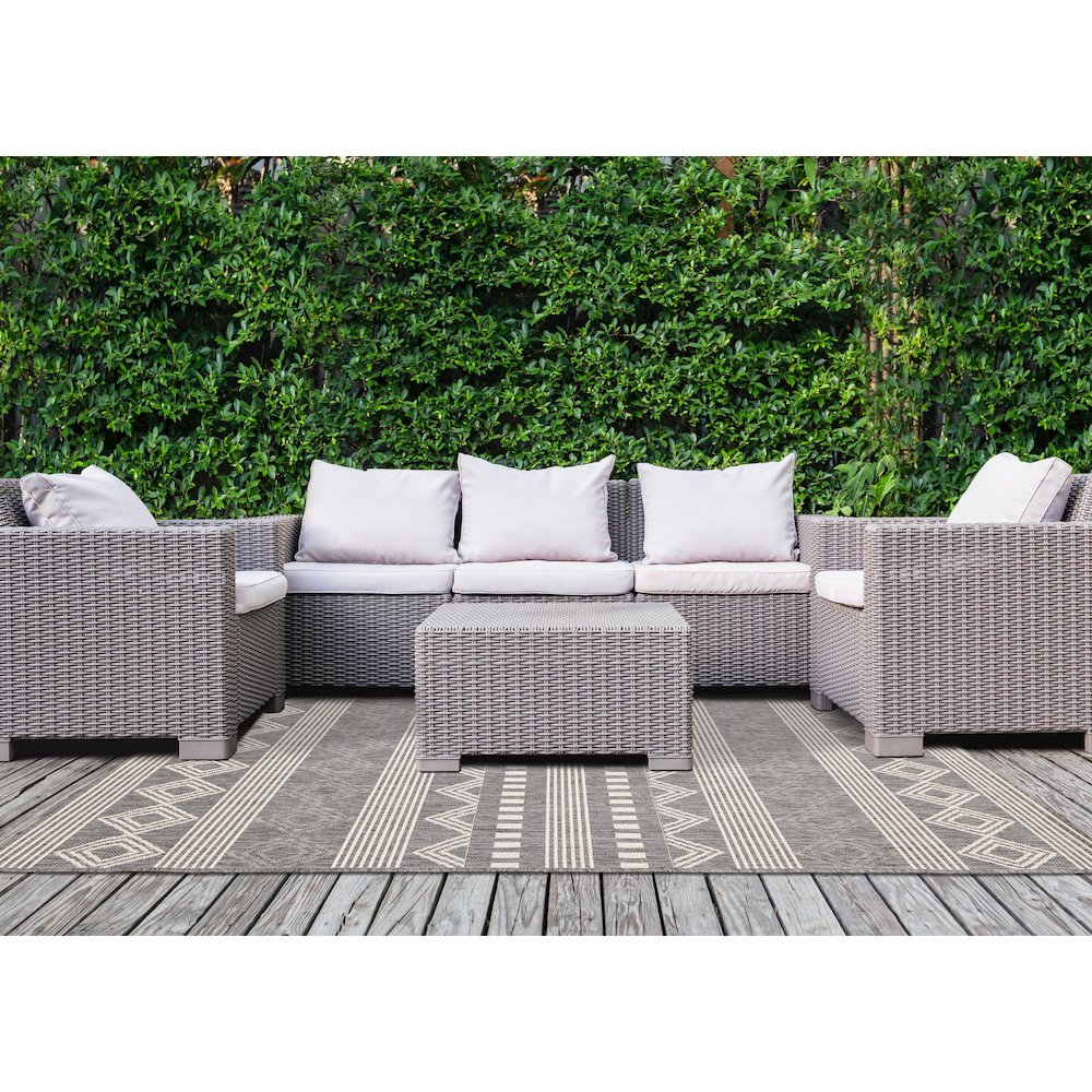 Jewel Grey White Southwest Indoor/Outdoor Area Rug, 6'7" x 9'6". Picture 3