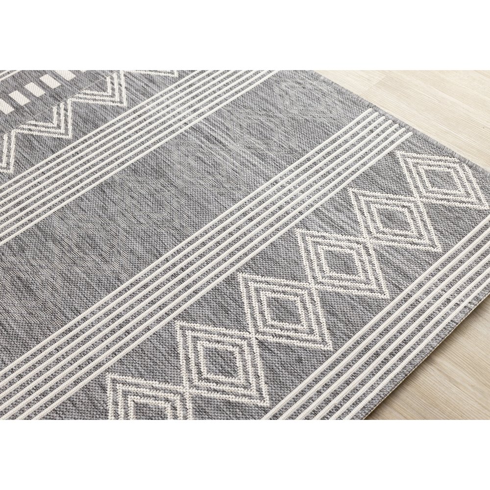 Jewel Grey White Southwest Indoor/Outdoor Area Rug, 6'7" x 9'6". Picture 4