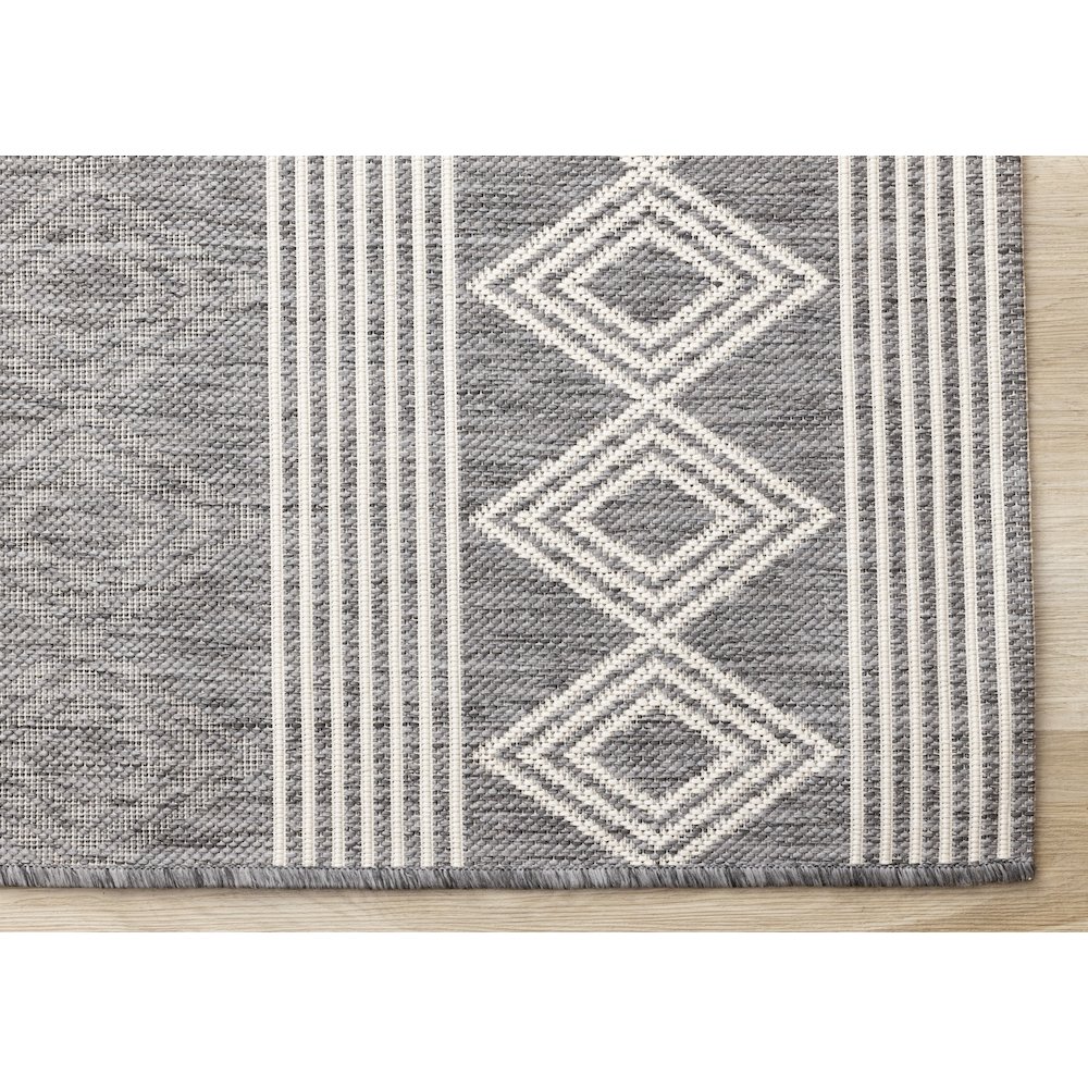 Jewel Grey White Southwest Indoor/Outdoor Area Rug, 6'7" x 9'6". Picture 6