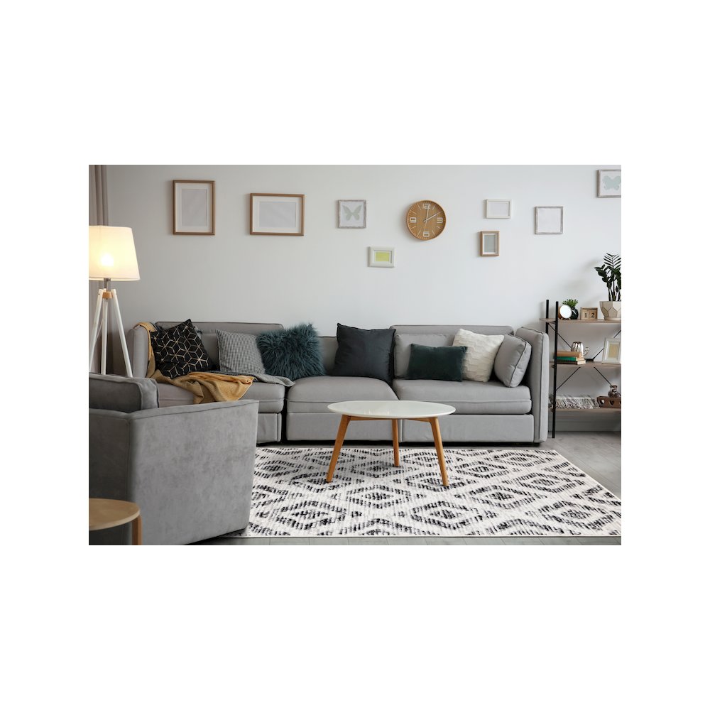 Meridian Grey Diamond Distressed Rug, 6'7" x 9'6". Picture 3