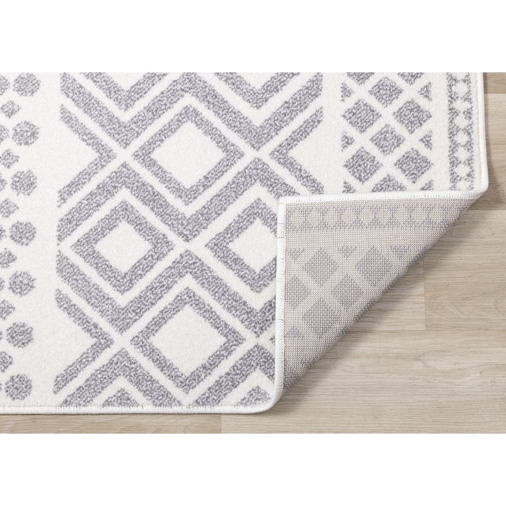 Claremont Grey White Southwest Area Rug, 5'3" x 7'7". Picture 7