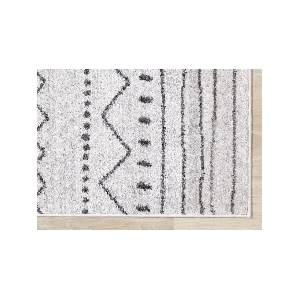 Lumos Grey White Tribal Patterned Rug, 5'3" x 7'7". Picture 6
