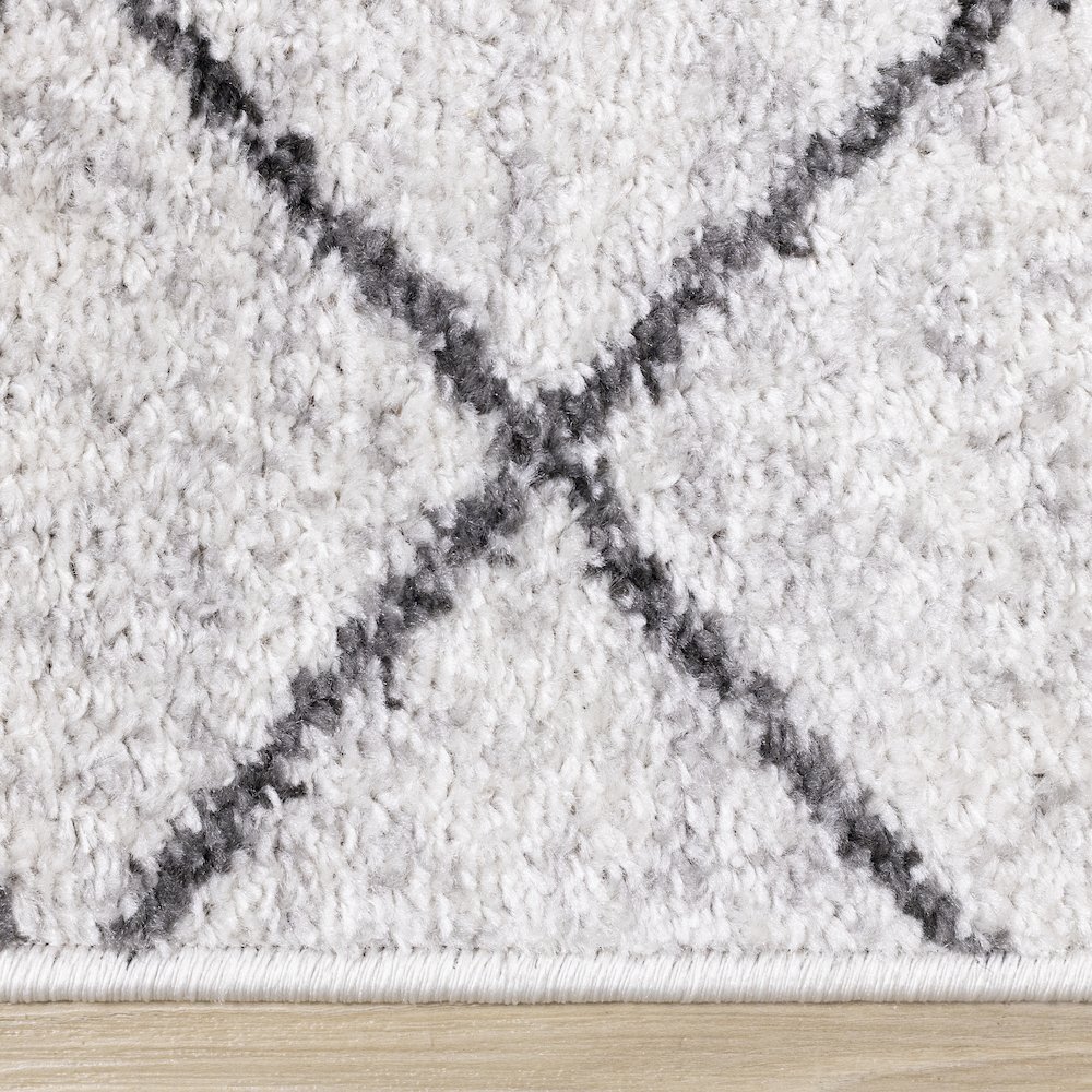 Lumos Grey White Tribal Patterned Rug, 5'3" x 7'7". Picture 10