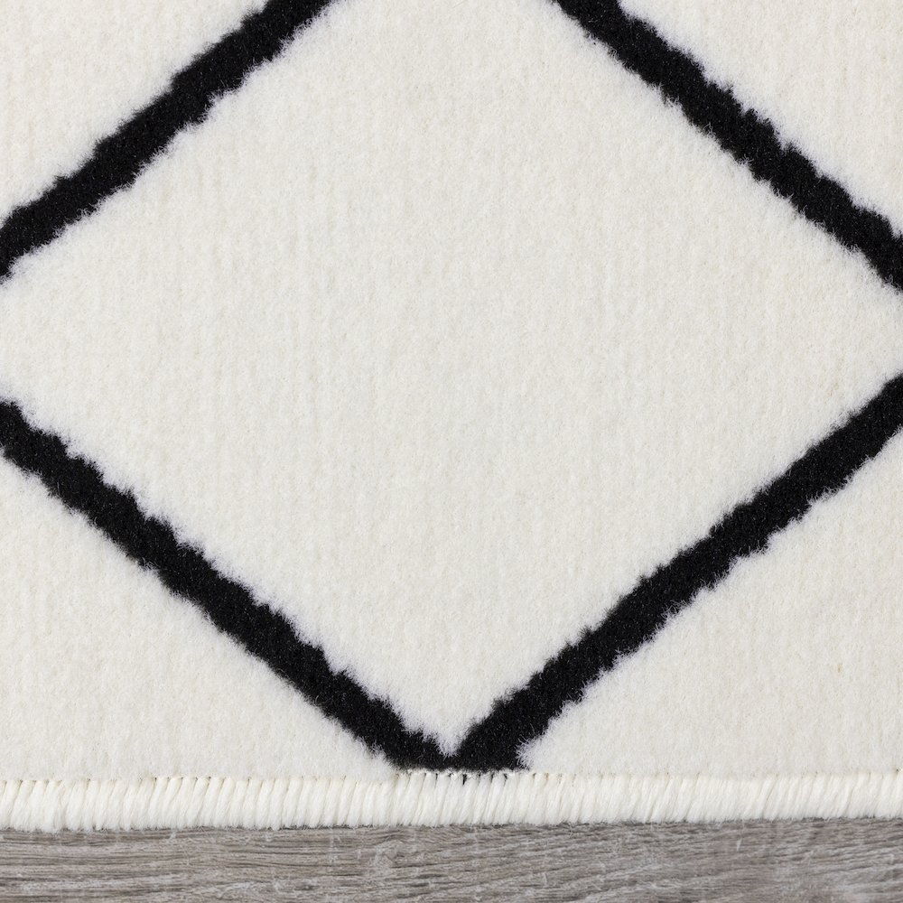 Functional Style Geometric Cream Black Rug, 4'7" x 6'7". Picture 10