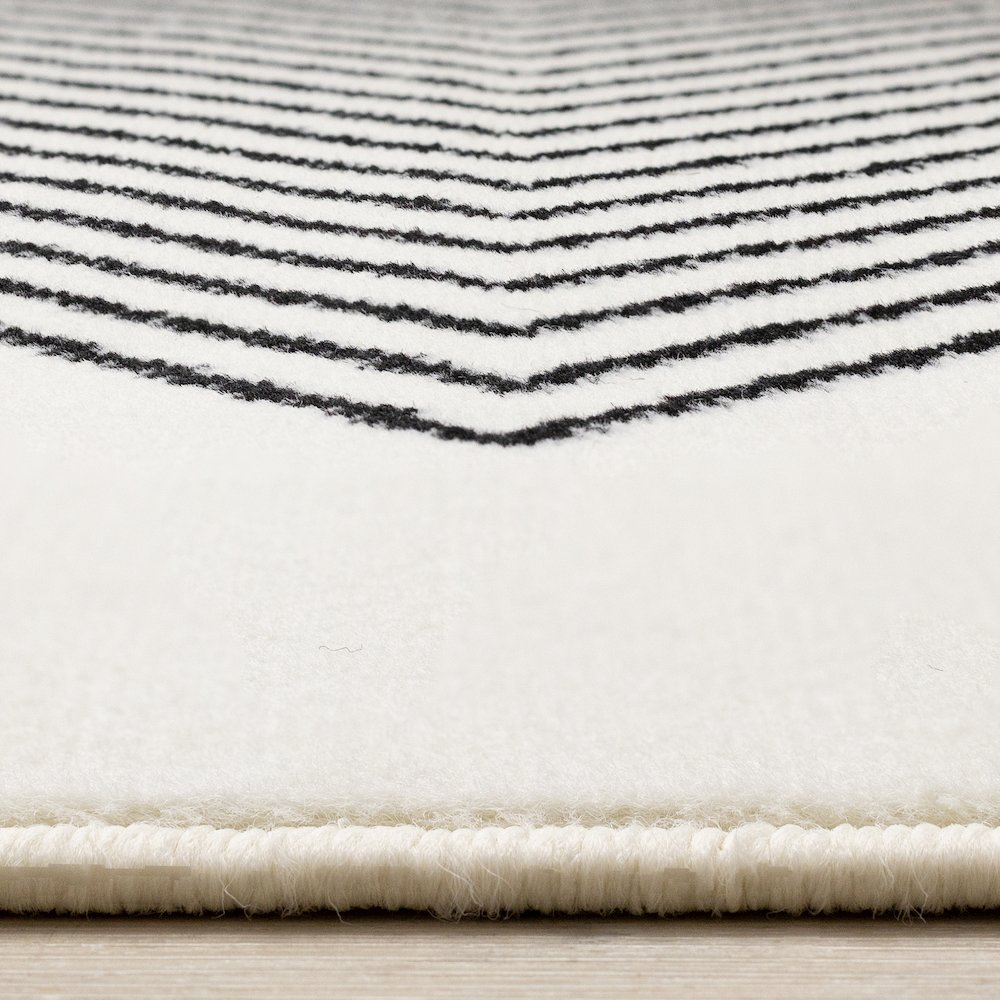 Modern Geometric 5x7 Rug Black and White Area Rug for Contemporary Décor. Picture 5