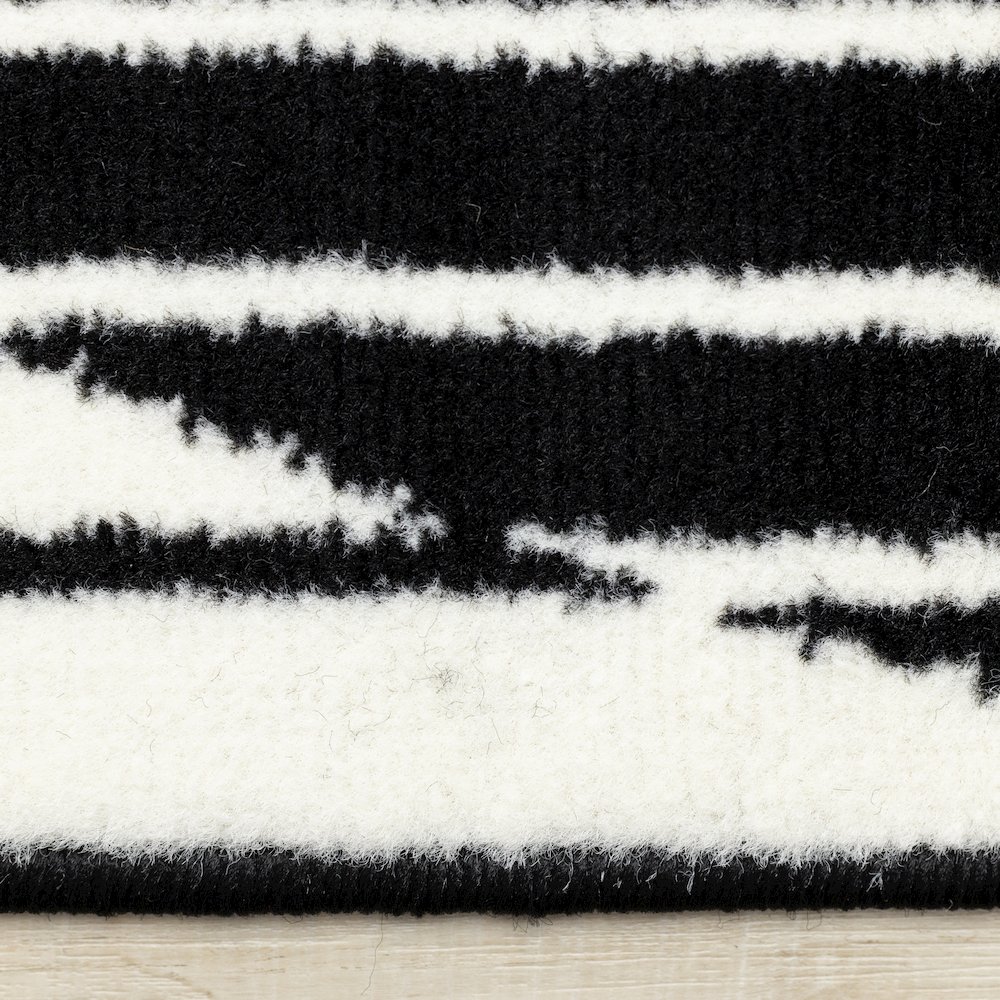 Functional Style Black White Modern Rug, 5'3" x 7'5". Picture 10