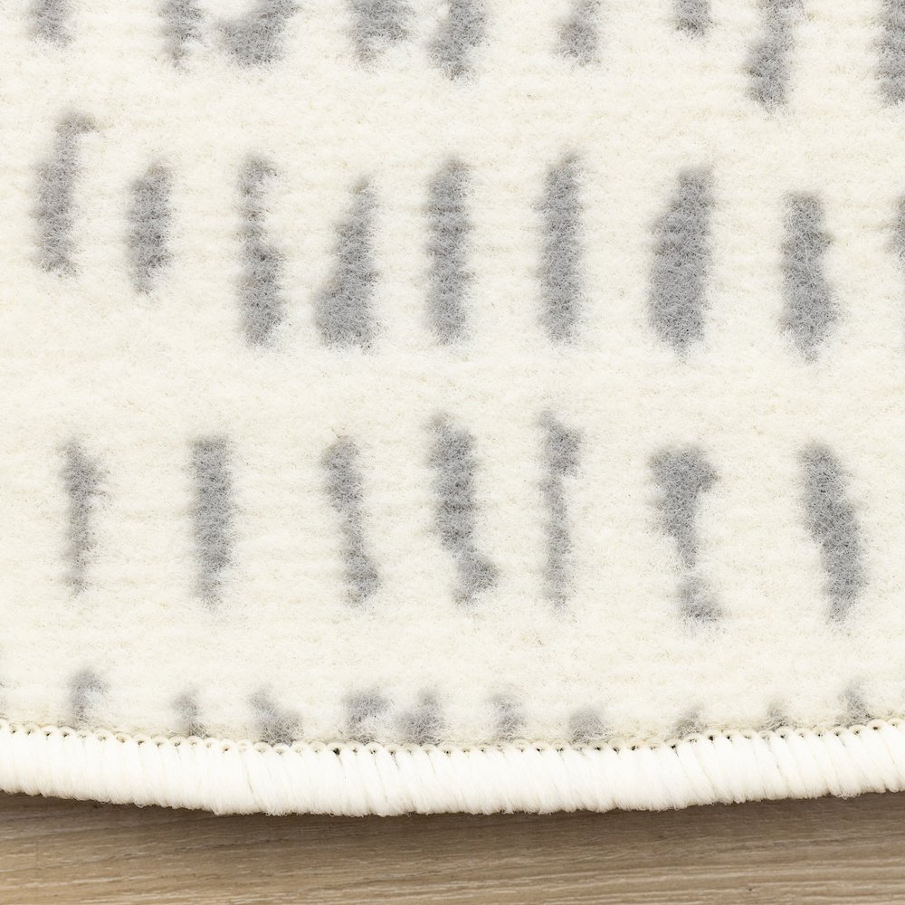 Functional Kids Grey White Teddy Bear Rug, 5'3" x 5'3" Round, 5'3" x 5'3". Picture 10