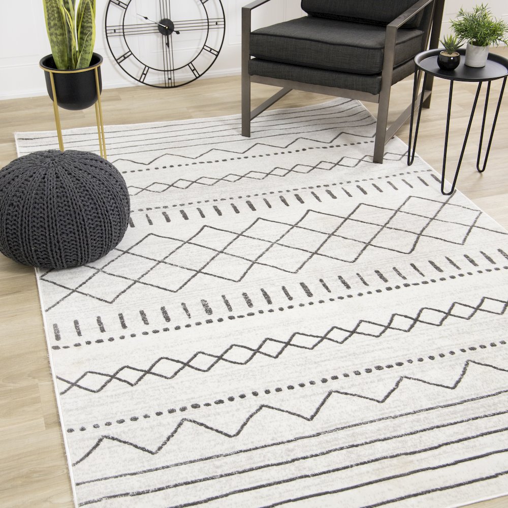 Soft 5x7 Washable Rug, Modern Carpet for Bedroom or Living Room Accent. Picture 2