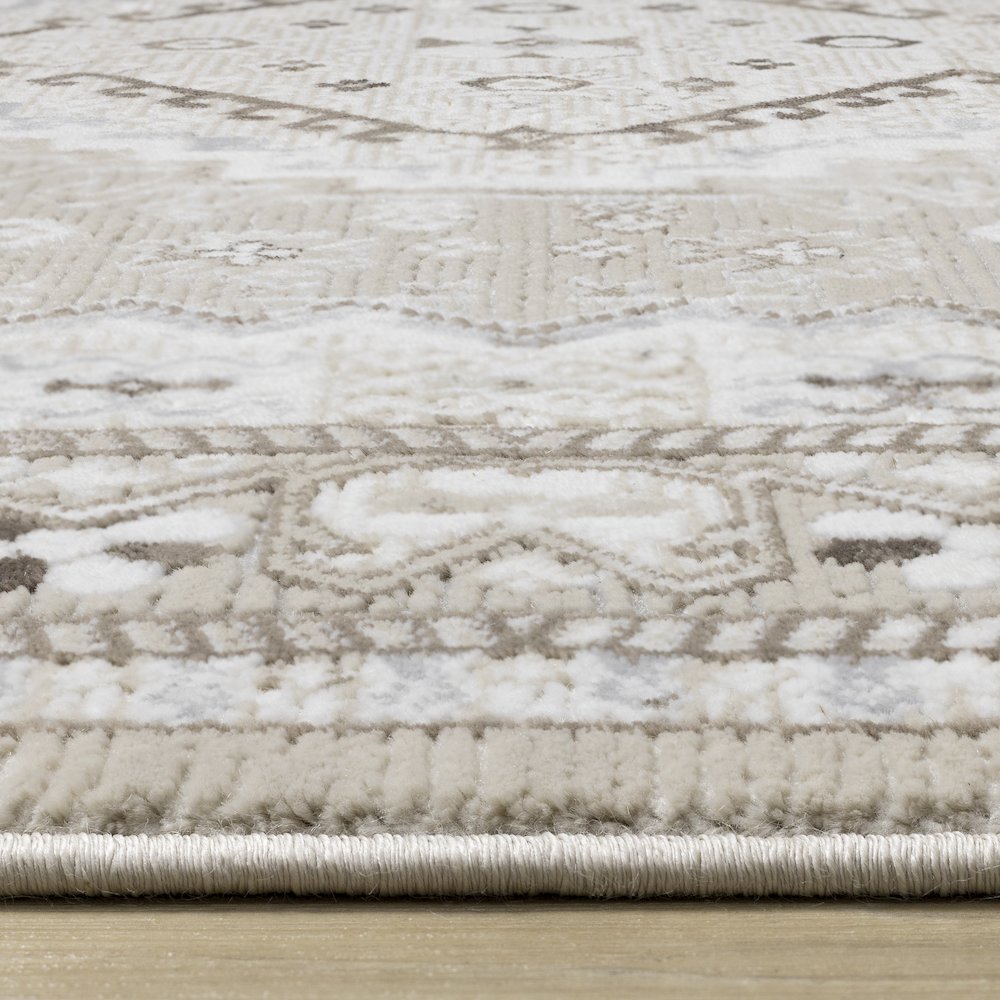 Layla Elegant Traditional Beige Area Rug, 5'3" x 7'7". Picture 5