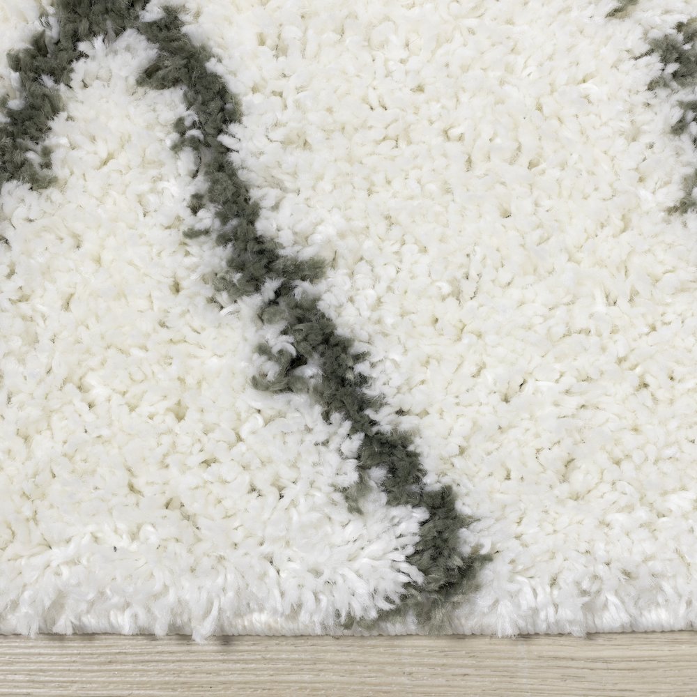 Palmer Geometric White Green Soft Shag Rug, 5'3" x 7'7". Picture 10