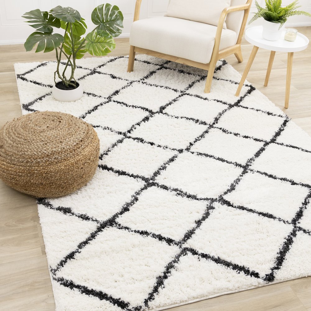 Soft 5x7 Washable Rug, Modern Lattice Carpet for Bedroom or Living Room. Picture 2